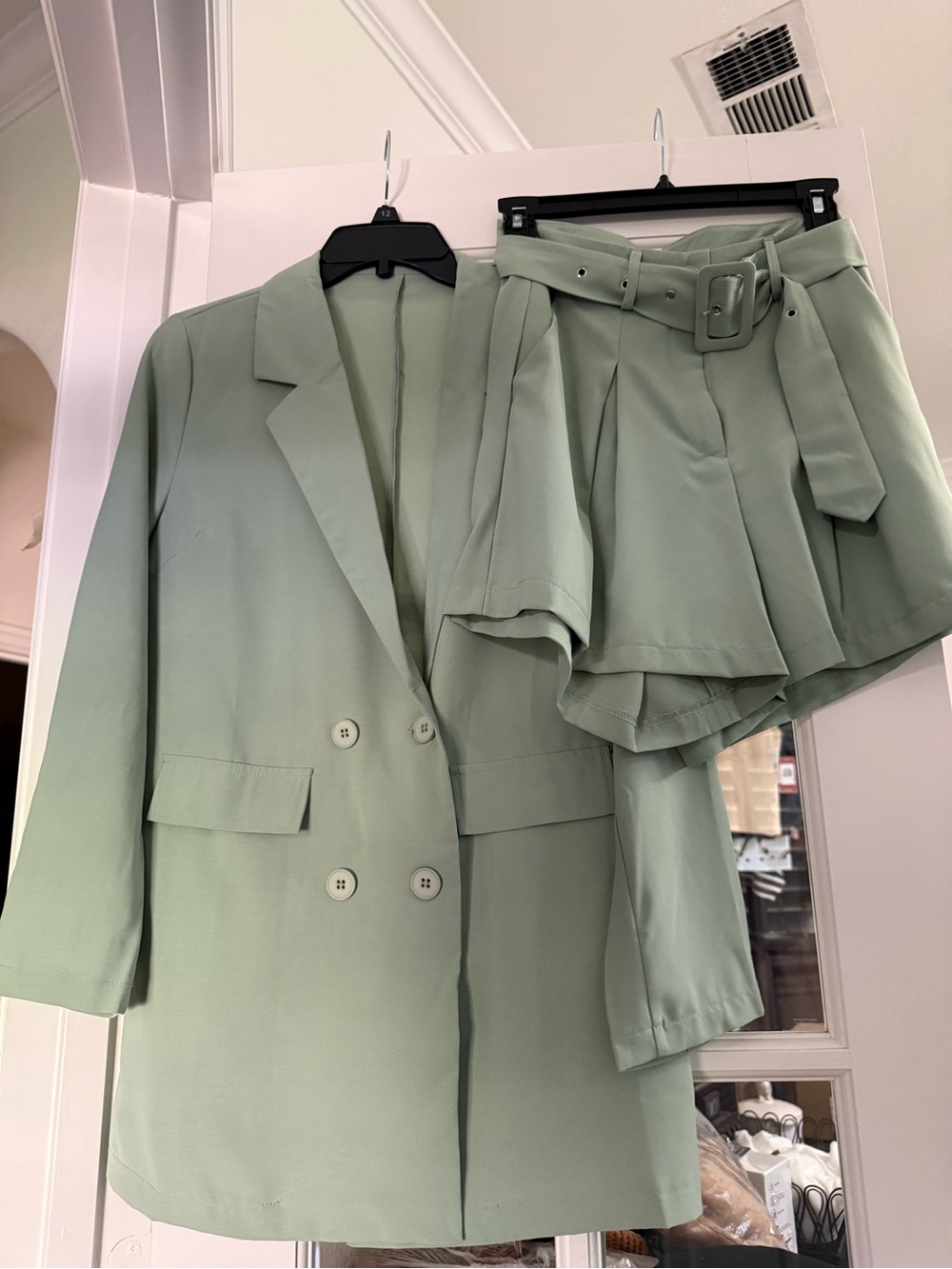 New Amazon Mint Green Blazer with Belted High-Waist Shorts, Sz SMALL